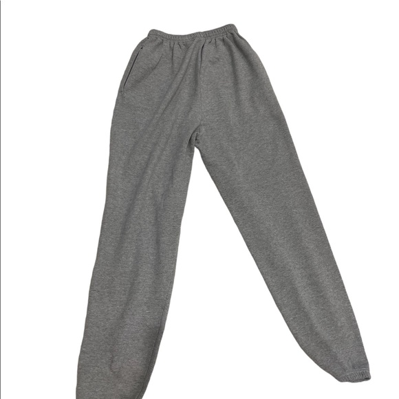 Grey Georgetown Sweats 🤍 - Picture 2 of 4